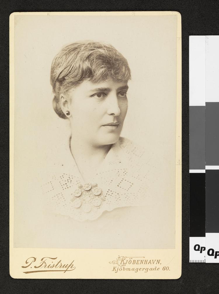 Amalie Skram skrev feministiske og stærkt samfundskritiske romaner, men mange af hendes samtidige kvindelige forfatterskolleger skrev anderledes lyse romaner om kærlighed og tro, viser ny forskning. Foto: Nasjonalbiblioteket, Norge