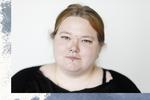 Charlotte Larsen har akupunkturnåle i panden, fordi det hjælper hende med at falde til ro.  