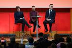 At the elite university Sciences Po in Paris, Giuliano Da Empoli posed questions to Mette Frederiksen and Greenland's Premier, Jens-Frederik Nielsen. Foto: Gonzalo Fuentes/Ritzau Scanpix