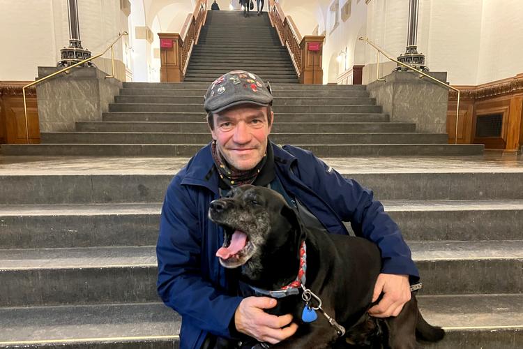 55-årige Philip Rene Andrésen er af dem, der bliver direkte påvirket af den længe ventede værdighedsreform, som regeringen torsdag morgen præsenterede sammen med SF og Konservative.  Foto: Bjørn van Overeem