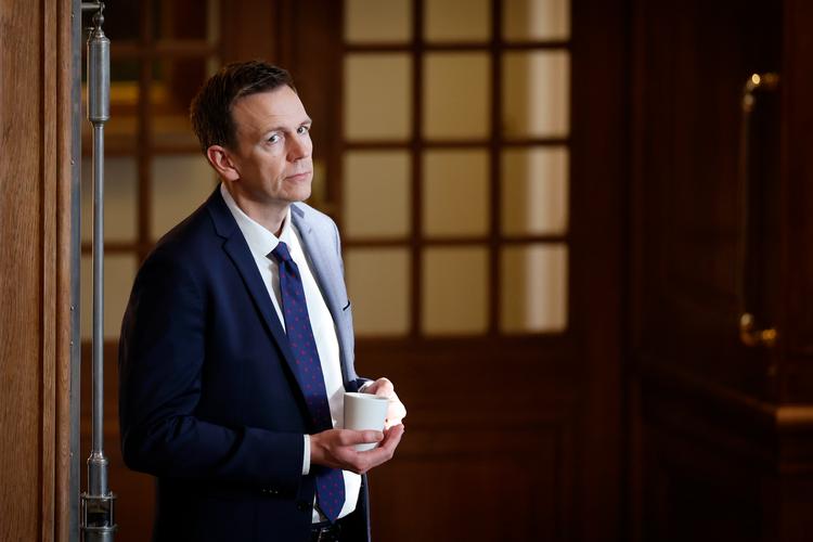 Udlændinge- og integrationsminister Rasmus Stoklund i en pause unde Folketingets  åbningsdebat i oktober sidste år.  Foto: Jens Dresling