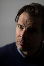 Svenske Alex Shulman er i Danmark mest kendt som romanforfatter. I hjemlandet boltrer han sig i mange genrer. Han er for tiden aktuel med et teaterstykke og debuterer snart som filminstruktør. Foto: Finn Frandsen