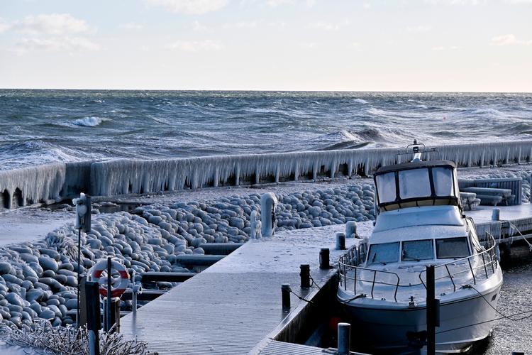 Havnen i Grenå er godt iset til. Foto: Ernst van Norde/Ritzau Scanpix