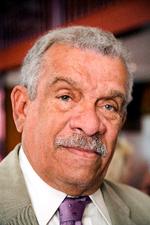 Derek Walcott kunne se slavehistorien fra mange vinkler. Hans familie havde afrikanske, engelske og hollandske rødder, og han voksede op omgivet af skikke med afrikanske rødder.  Foto: Bert Nienhuis/Wikimedia