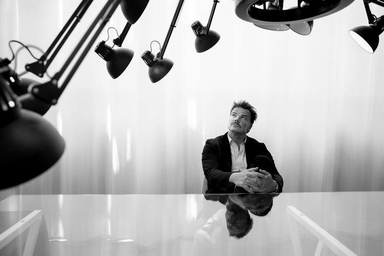 Arkitekten Bjarke Ingels, manden bag en række spektakulære bygninger og det store arkitektfirma BIG, her fotograferet i 2020. Foto: Andreas Merrald