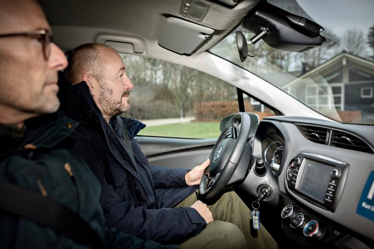 Sean Iversen og Michael Petersen er kommunale detektiver i Varde Kommune, som afslører snyd med sociale ydelser. I de senere år har makkerparret blandt andet afdækket snyd med rengøring i sommerhuse.   Foto: Astrid Dalum