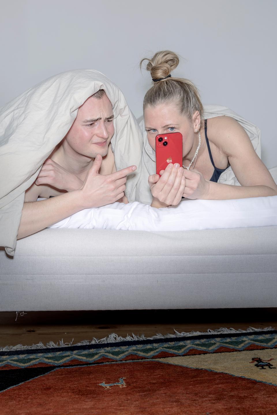 Gisp! Du ligger under dynen og opdager, at Googles ai har meninger om dit sexliv. Hvad gør du? Foto: Mads Nissen