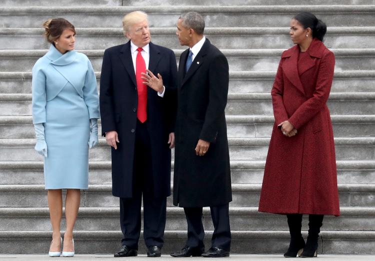 Der har været løbende konflikt mellem Barack Obama og Donald Trump, siden Trump under Obamas første mandat anklagede ham for ikke at være født i USA. En anklage, der førte til, at Obama i 2011 offentliggjorde sin fødselsattest. Foto: Pool/Ritzau Scanpix