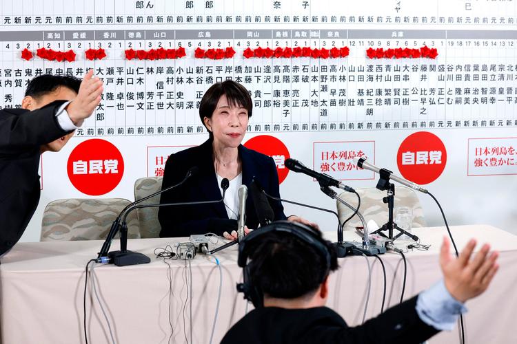 Sanae Takaichi er den første kvindelige leder af det japanske konservative parti LDP. Hun overtog som premierminister i oktober, efter hendes forgænger var trådt tilbage. Søndag er hun blevet valgt til posten. Foto: Kim Kyung-hoon/Ritzau Scanpix