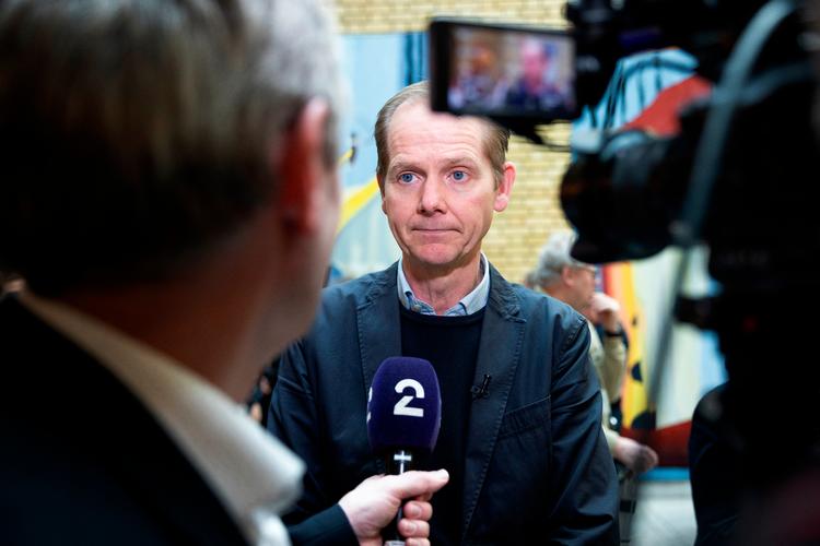 Norge er slet ikke så enkelt, som Christian Jensen forsøger at gøre landet til, skriver norske Jørgen Mathias Danielsen Sollie. Her ses Politikens chefredaktør blive interviewet til norsk tv. Foto: Johannes Skov Andersen Pol
