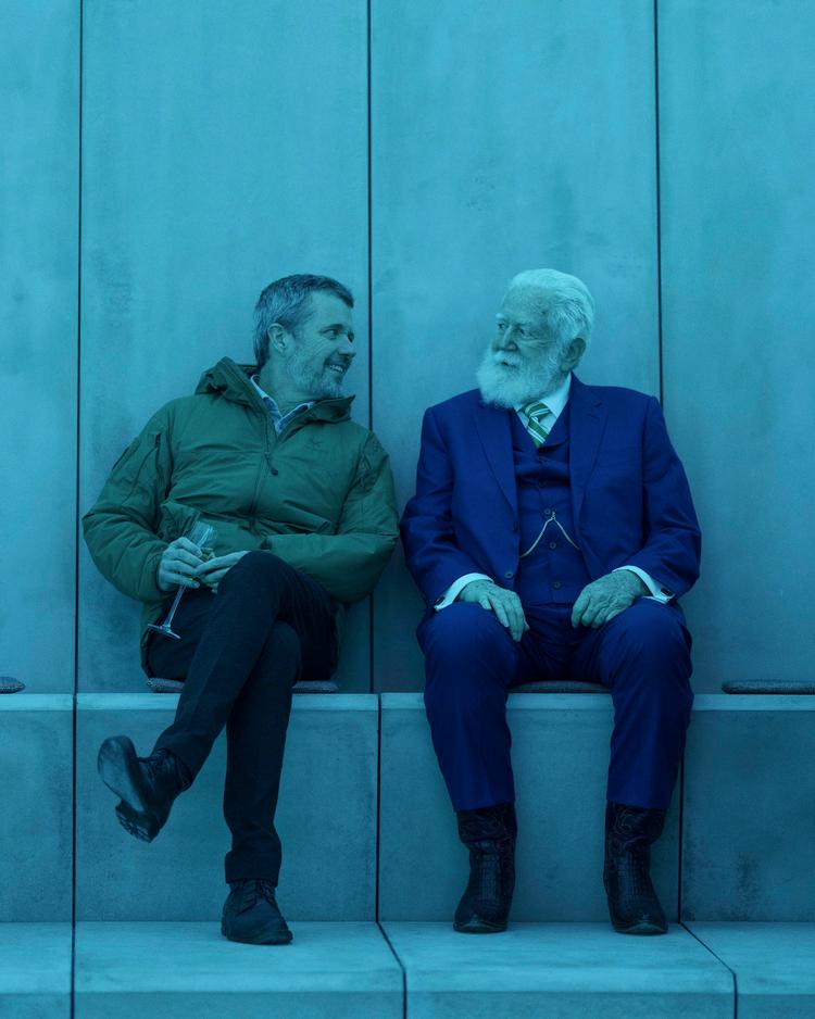 Mens SMK mest sover, blomstrer andre af landets museer. De fører sig for eksempel frem med kongebesøg i Aarhus! Det er god reklame for ikke at sige big ... art energy! ARoS åbner James Turrells nye delvist underjordiske kunstværk til sommer, og i den anledning var både kunstner og konge på besøg i begyndelsen af året.  Foto: Mads Smidstrup 