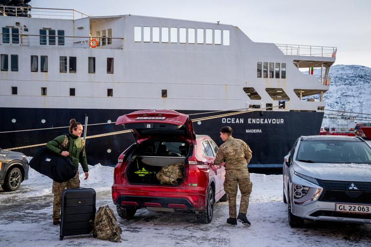 
Forsvaret har lejet hotelskibet 'Ocean Endeavour' til at huse danske og internationale soldater, som deltager i øvelsen Arctic Endurance i Grønland. Billedet er fra kajen i Nuuk 7. februar.  Foto: Ida Marie Odgaard/Ritzau Scanpix