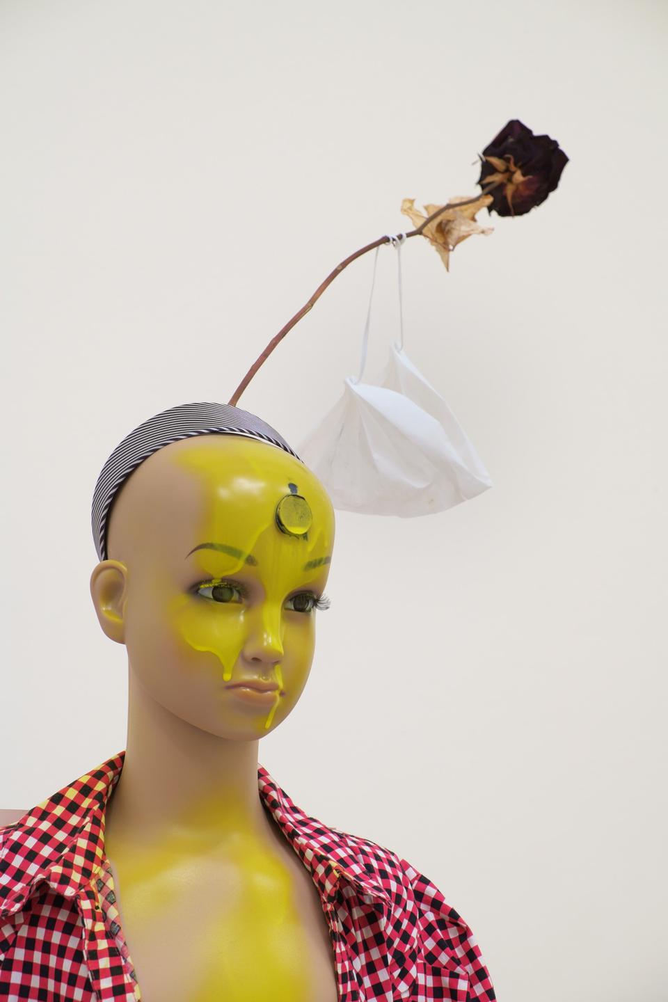 Isa Genzken / Galerie Buchholz