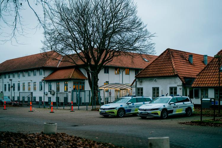 En irakisk statsborger, der i årevis har levet på tålt ophold på Udrejsecenter Kærshovedgård, er stadig til fare for statens sikkerhed. Det fastslår Københavns Byret i en dom fredag.  Foto: Benny Kjølhede/Jyllands-Posten
