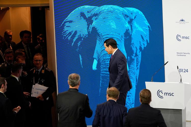 USA's udenrigsminister, Marco Rubio, forlader talerstolen til stående bifald. Foto: Alex Brandon/Ritzau Scanpix