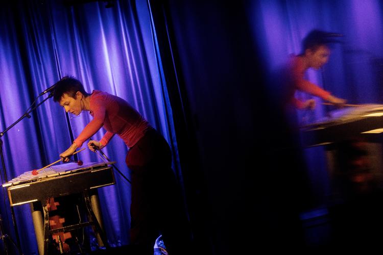 Foruden at være ekstremt virtuos på sit instrument har Viktoria Søndergaard også markeret sig som komponist med stor humor og en klar holdning til verdens tilstand. Foto: Loui Pedersen