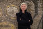 Dörte Hansen skriver om sammensatte og forknytte personer i en prosa, som er rundet af forblæst sanselighed og havsaltet poesi. Foto: Sven Jaax