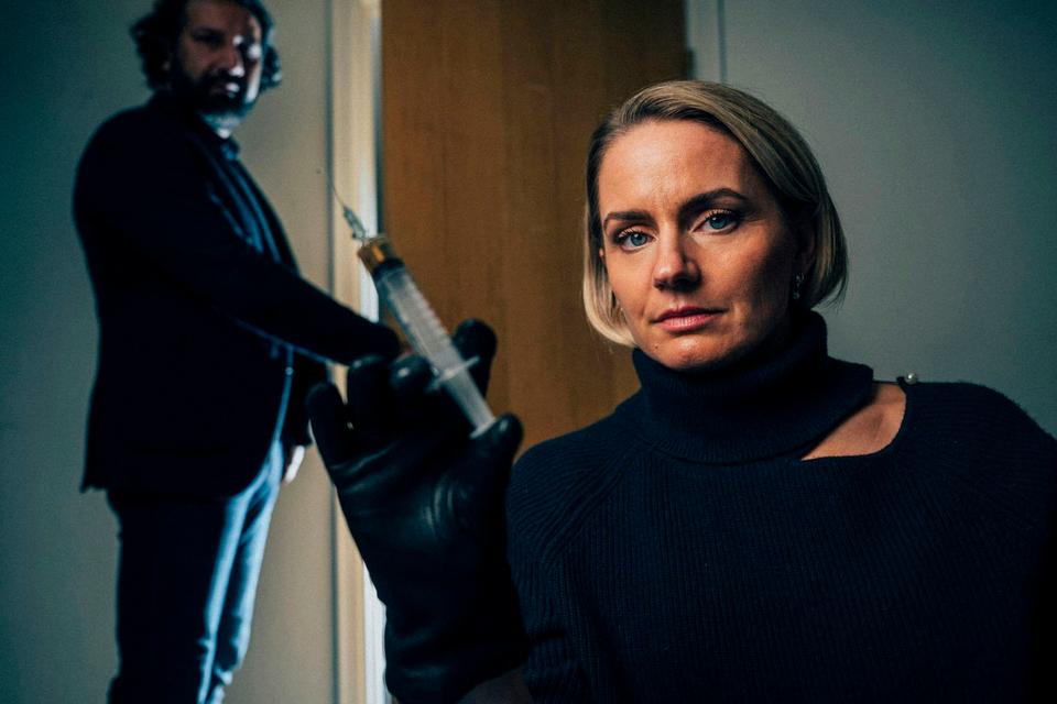 Den norske journalist Janne Amble går undercover i forbindelse med en dokumentar om aktiv dødshjælp og kommer i kontakt med en mand, der kalder sig selv seriemorder.  Foto: TV 2 