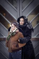 Line Norman Hjorth og Vigdis Hjorth har skrevet en bog om det år, hvor de begge fik brystkræft og blev hinanden tætteste pårørende.  Foto: Miriam Dalsgaard