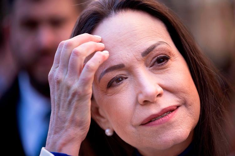 Amnestiloven udelukker personer, der er blevet retsforfulgt eller dømt for at fremme militær handling mod Venezuela. Det kan omfatte oppositionsledere som modtageren af Nobels Fredspris María Corina Machado. Foto: Brendan Smialowski/Ritzau Scanpix