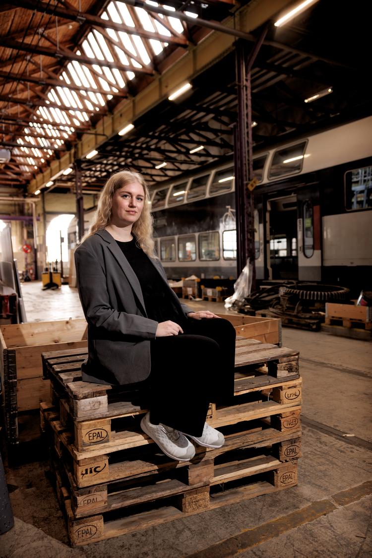 For virksomhedsjurist Cathrine Bundgaard Boysen, der er ansat i den tyske virksomhed Knorr-Bremse, der i 2022 købte DSB Vedligeholdelse, er objektive kriterier for løn vigtige. Foto: Jacob Ehrbahn