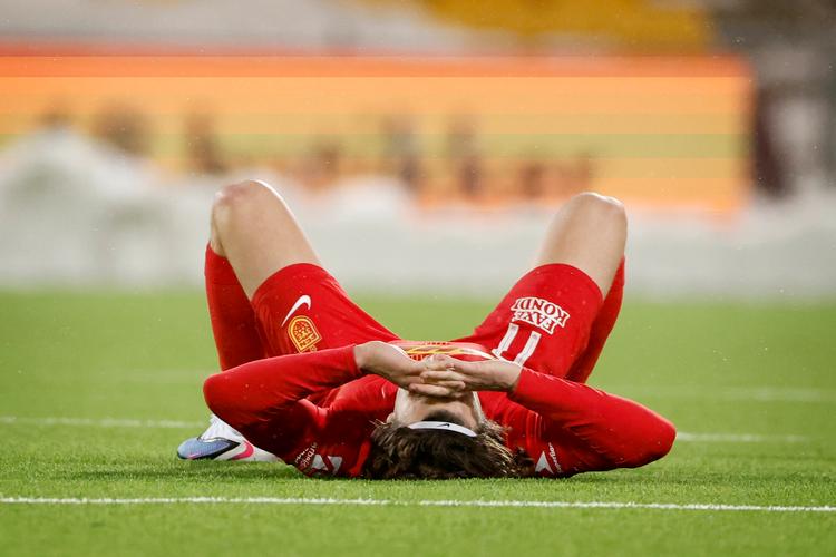 Alexander Lind havde svært ved at forstå, at det kun blev til et enkelt point. Foto: Jens Dresling