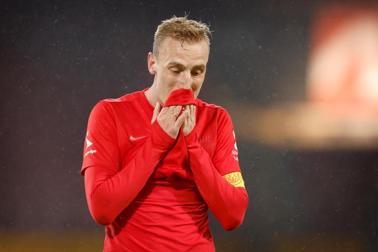 Tobias Salquist og resten af FCN-mandskabet var dybt skuffede efter kampen. Foto: Jens Dresling