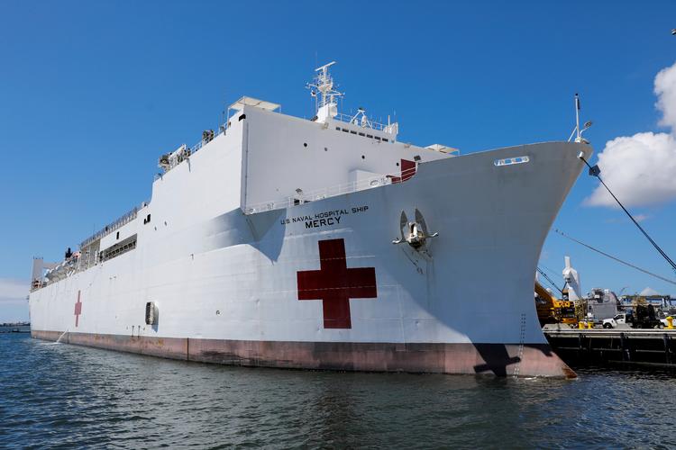 Det er angiveligt hospitalsskibet 'USNS Mercy',  som den amerikanske præsident, Donald Trump, vil sende til Grønland. Hvis han ender med at gøre det.  Foto: Mike Blake/Ritzau Scanpix