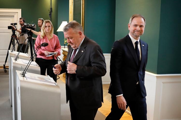 Økonomiminister Stephanie Lose (V), udenrigsminister Lars Løkke Rasmussen (M) og finansminister Nicolai Wammen (S) præsenterede tirsdag regeringens 2035-plan.  Foto: Jens Dresling