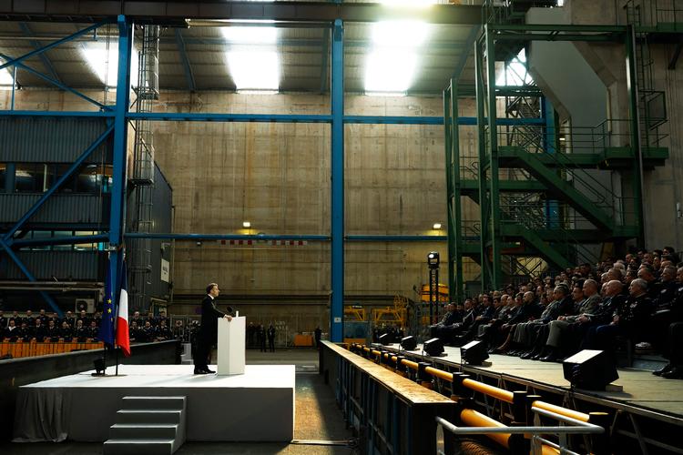 Præsident Macron gav sin atomvåbentale på en flådebase, der huser Frankrigs atomubåd 'Le Temeraire'. Foto: Yoan Valat/Ritzau Scanpix