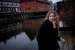 Julie Rokkjær Birch, direktør for Den Gamle By i Aarhus, undrer sig over, at det er medarbejdere i Skattestyrelsen, der skal vurdere, hvad det vil sige at drive museum. Foto: Mads Nissen