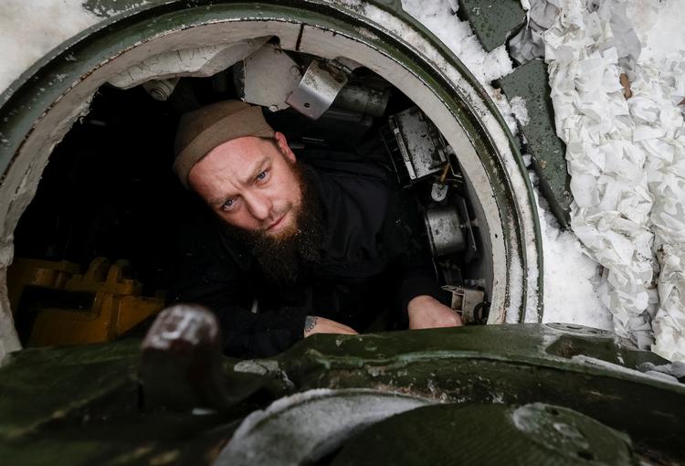 Ukrainsk kampvognssoldat nær fronten. Foto: Sofia Gatilova/Ritzau Scanpix