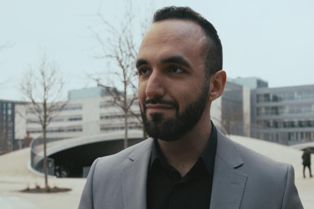 Orucpolat er 29 og bor stadig hjemme hos sine forældre. Det er der flere årsager til, fortæller han.  Foto: Andreas Sterup-Teper