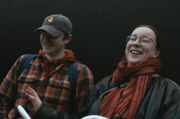 Lukas (til venstre) og Fransiska (til højre) kunne ikke finde på at flytte hjem til deres forældre igen. I hvert fald ikke frivilligt. Foto: Andreas Sterup-Teper