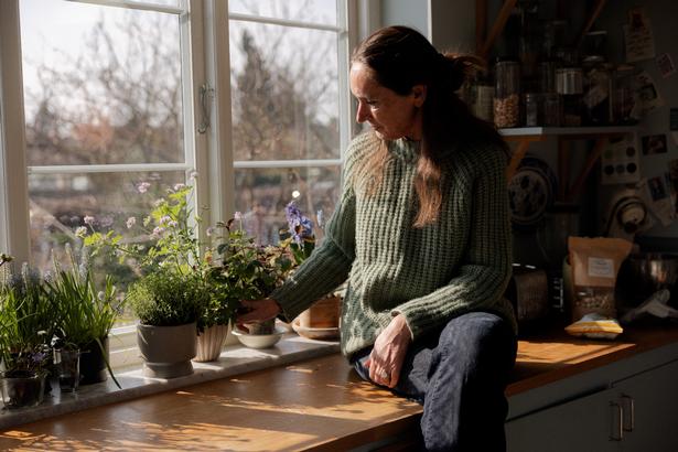 Signe Wenneberg, lead candidate for the Alternativet, at her home in Hellerup. Foto: Loui Pedersen