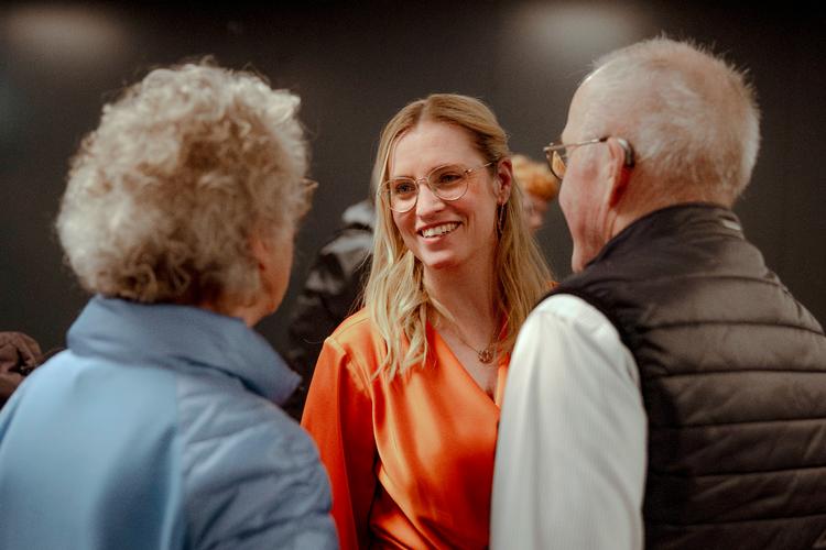 Stephanie Lose kan ikke kaldes en politisk nybegynder, men det er første gang, hun stiller op til Folketinget. Her er hun til valgkampsarrangement i Køge.  Foto: Christian Falck Wolff