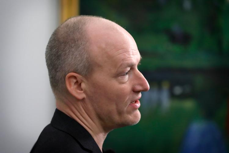     Enhedslistens politiske leder, Pelle Dragsted, langer kraftigt ud efter Mette Frederiksens (S) udlændingepolitik, men kan ikke svare på,, om den kan blive udslagsgivende for EL's støtte til hende efter valget.   Foto: Jens Dresling