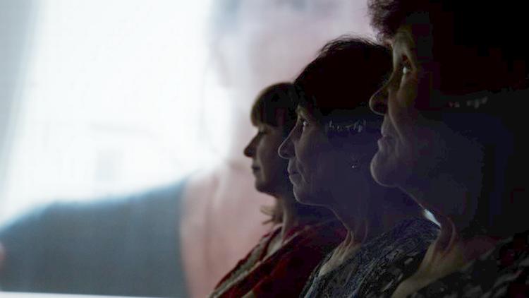 Nogle af kvinderne er fattede, andre er gået i hundene. Men de har brug for hinanden og for at tage magten tilbage over livet. Foto: CPH:DOX