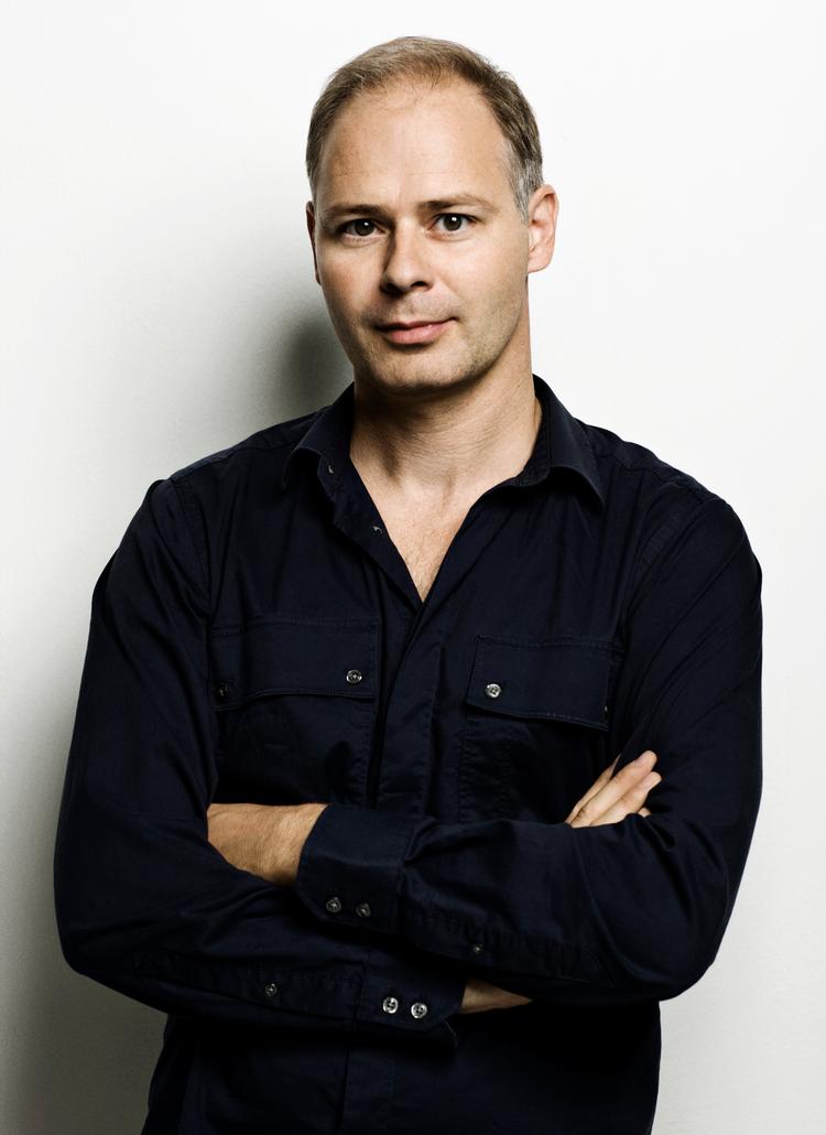 Janus Kodal (f. 1968) debuterede som digter i 1991. Han er uddannet fra Forfatterskolen. Foto: Robin Skjoldborg