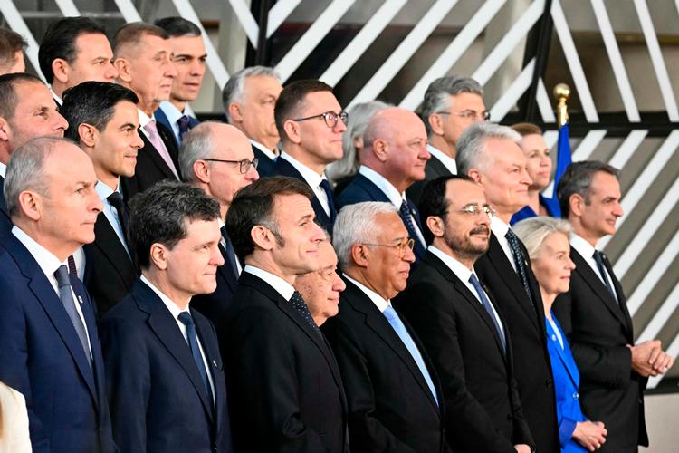 Der blev diskuteret elpriser i Europa, da der var EU-topmøde i Bruxelles torsdag. Regeringslederne mødtes i lyset af krigen i Mellemøsten, der har konsekvenser for elpriserne. Foto: Nicolas Tucat/Ritzau Scanpix