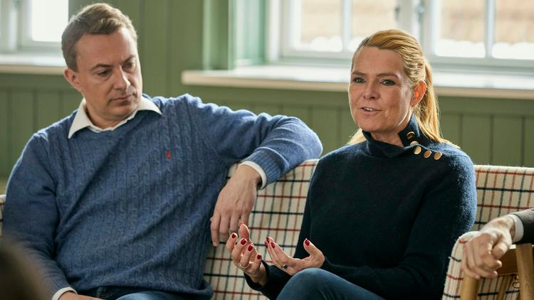 Gentagne gange bruger Inger Støjberg udtrykket 'give ind'. Hvor har hun det fra? 