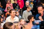 Socialdemokratiet havde inviteret både store og små til børnefest med fri buffet og sodavand på Frederiksberg, da statsminister Mette Frederiksen (S) foreslog at lade småbørnsforældre gå ned i tid. Foto: Emil Nicolai Helms/Ritzau Scanpix