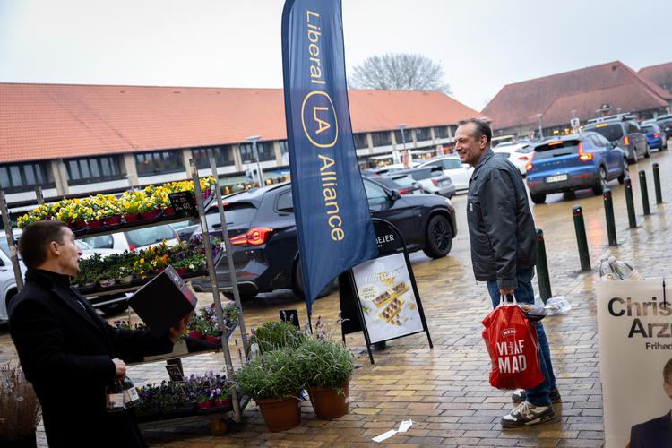 Martin Thorborg vil ikke love kandidaten fra Liberal Alliance, at hans stemme vil gå til dem. Men noget i den retning.  Foto: Vikki Søholm