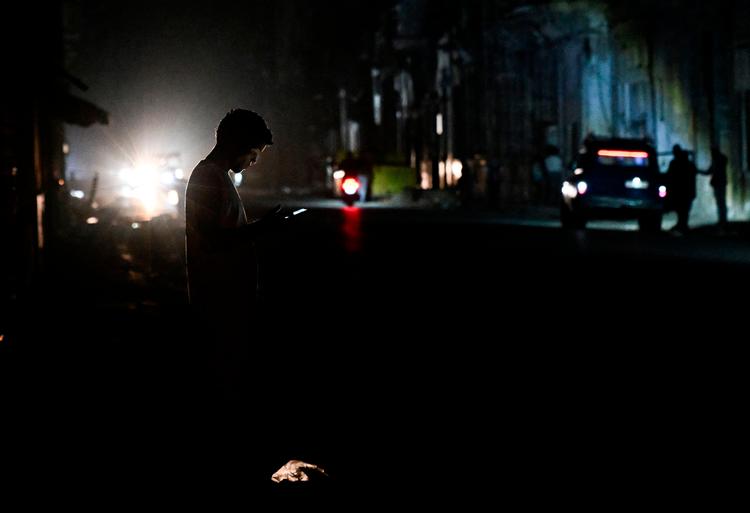 Strømmen gik lørdag klokken 18.30 lokal tid i Havana i Cuba.  Foto: Yamil Lage/Ritzau Scanpix