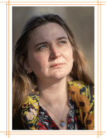 I sine 20'ere har Charlotte Brodthagen opfattet sin mor som en funktion. Som en, der på en måde var der i kraft af, at hends datter levede. »Meget main character-syndrome«, siger hun. Foto: Vikki Søholm