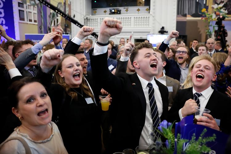     Venstrefolk reagerer på partiets dårligste valgresultat nogensinde.  Foto: Jens Dresling