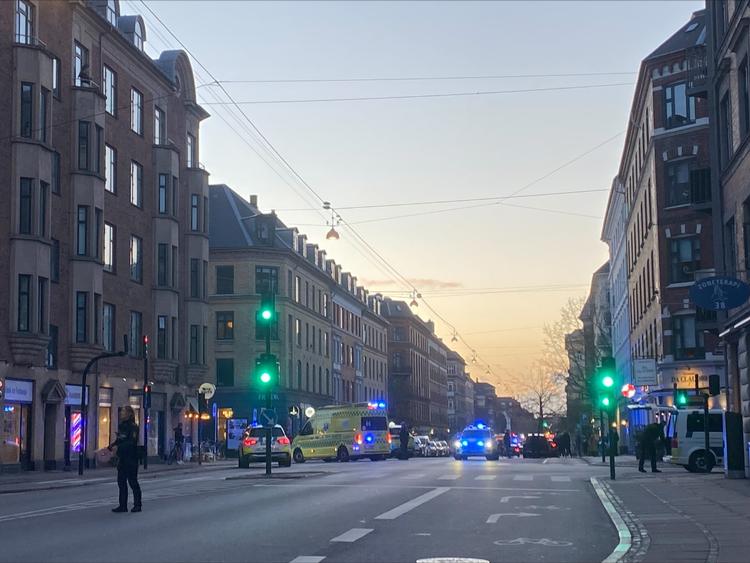 En yngre mand er blevet stukket med en kniv i området Godthåbsvej-Langelandsvej på Frederiksberg. Foto: Ditte Valente