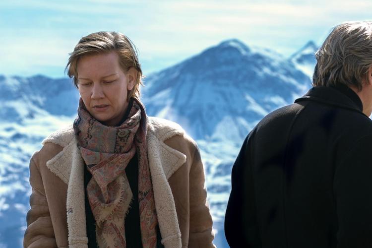 Den franske film 'Anatomie d’une chute’ af Justine Triet er blev en europæisk eksportsucces og vandt en Oscar i 2024 for bedste manuskript.  Tyske Sandra Hüller spiller hovedrollen og viser, hvor vigtigt det er, at skuespillere fra ét europæisk land bliver synlige og kendt i andre europæiske lande. For det er vigtigt for finansieringen af en film, at publikum kender skuespilleren. Foto: Still fra filmen / Filmbazar