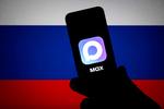 Den russiske superapp Max er præinstalleret på samtlige smartphones og skal ifølge myndighederne erstatte udenlandske beskedtjenester som Telegram og WhatsApp. Foto: Sebastien Bozon/Ritzau Scanpix