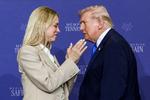 Som mangeårig støtte var Pam Bondi en del af Donald Trumps juridiske hold under hans første rigsretssag. Foto: Kevin Lamarque/Ritzau Scanpix